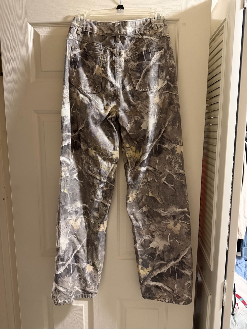Women’s Camouflage Baggy Jeans - Picture 2 of 2